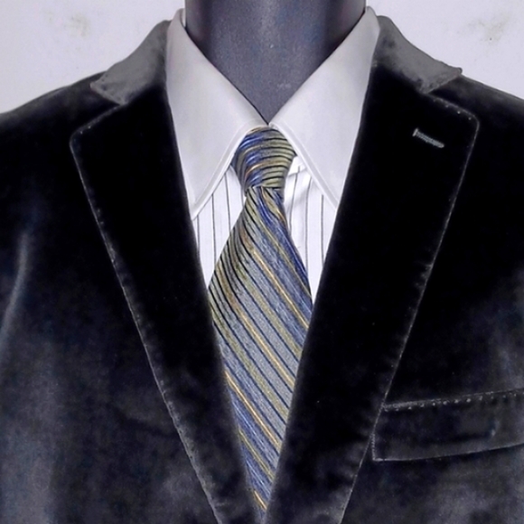 Axcess Striped Silk Necktie - Picture 2 of 6